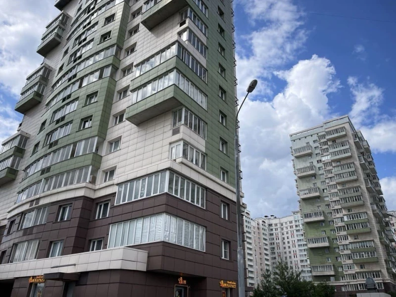 Жилой дом в Зеленограде, корпус 2040, с двумя остекленными балконами